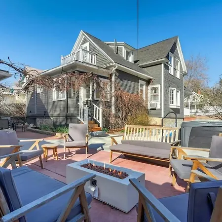 Elite Embassy Near Downtown Hot Tub & Bbq